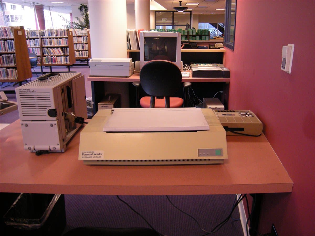 Flatbed scanner setup used to convert scanned pdf to text with better OCR quality